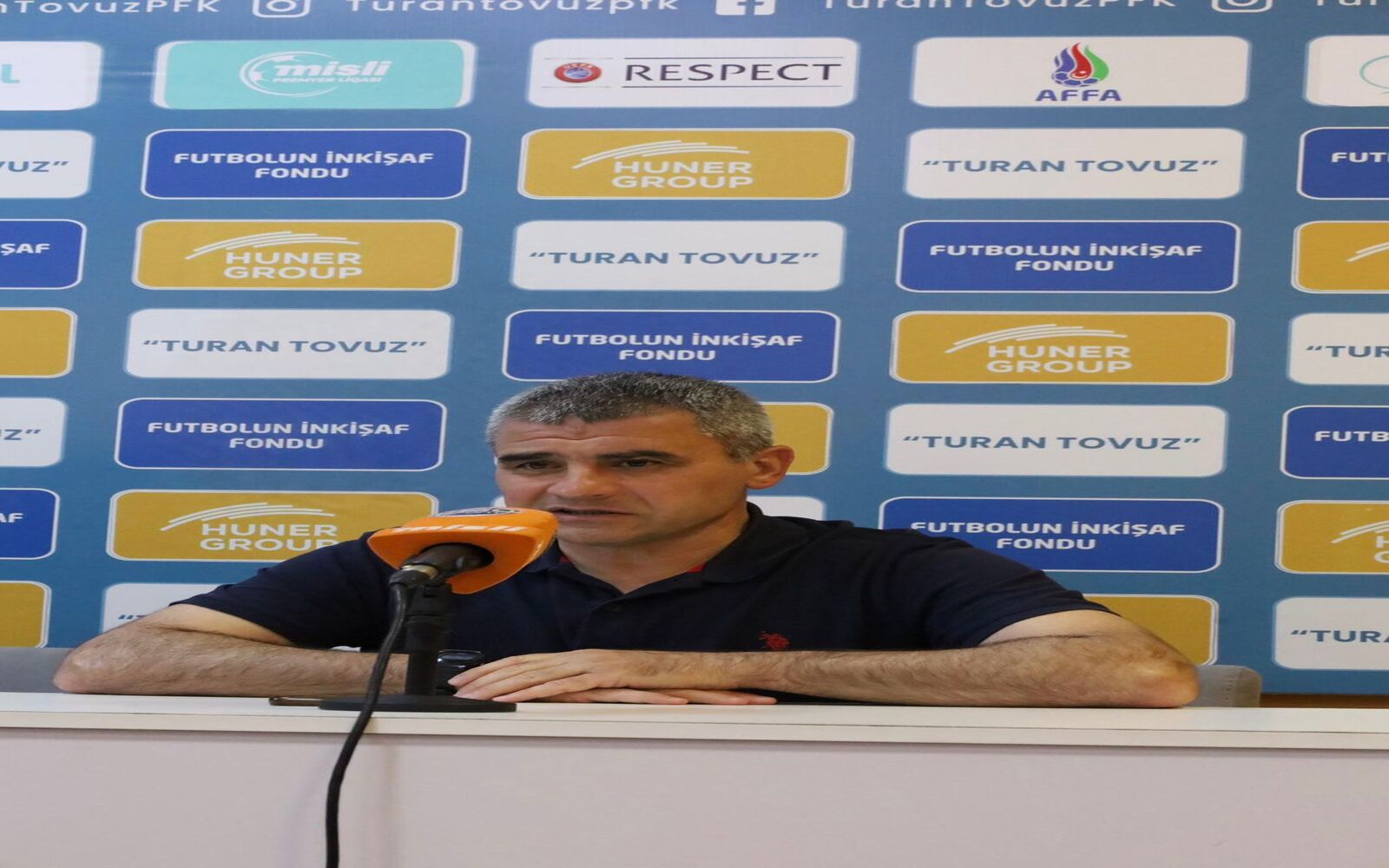 Komandamızın baş məşqçisi Fizuli Məmmədov “Turan Tovuz” matçından sonra jurnalistlərin suallarını cavablandırıb